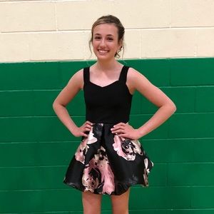 Meet your Posher, Ava